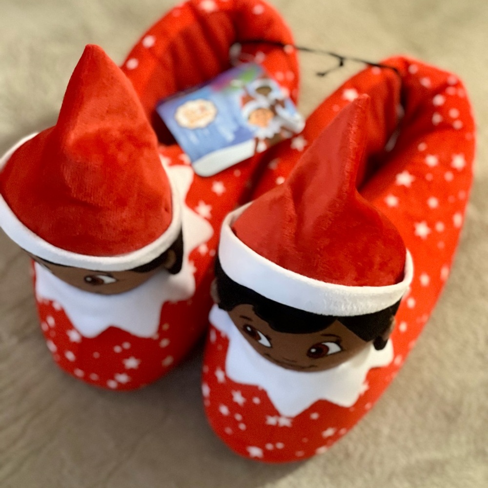 Elf on the Shelf Slippers for Kids - Picture 2 of 3